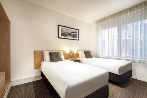 Ibis Melbourne Hotel And Apartments - Tourism Canberra 18