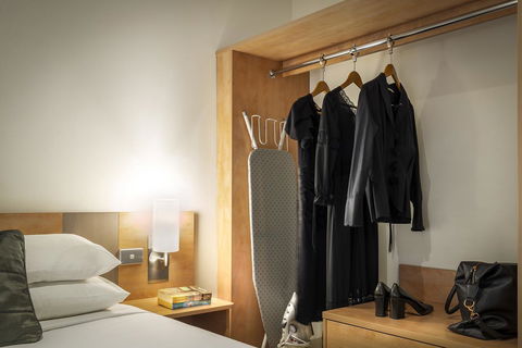 Ibis Melbourne Hotel And Apartments - Tourism Canberra 33