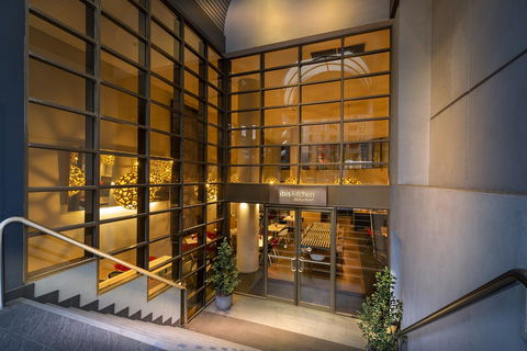 Ibis Melbourne Hotel And Apartments - Tourism Canberra 24