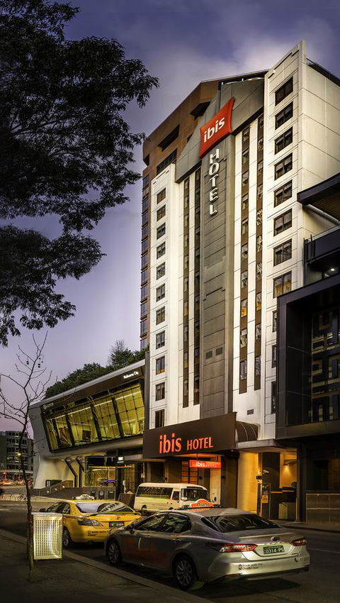 Ibis Melbourne Hotel And Apartments - Tourism Canberra 2
