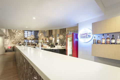 Ibis Melbourne Hotel And Apartments - Tourism Canberra 29