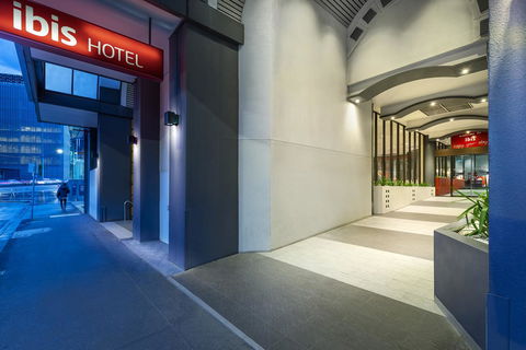 Ibis Melbourne Hotel And Apartments - Tourism Canberra 3