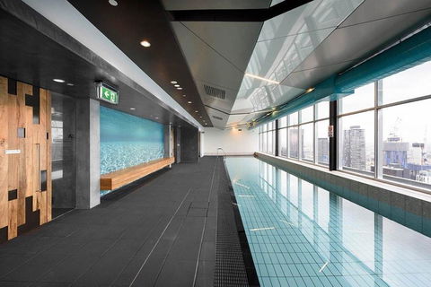 Auguste, Melbourne CBD Private Accommodation With Parking - Tourism Canberra 3