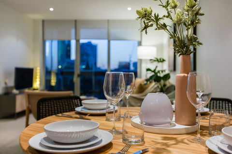 Auguste, Melbourne CBD Private Accommodation With Parking - Tourism Canberra 12