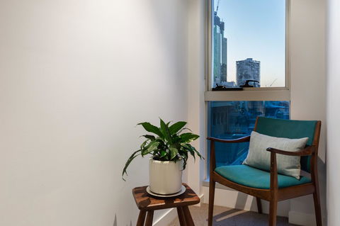 Auguste, Melbourne CBD Private Accommodation With Parking - Tourism Canberra 8