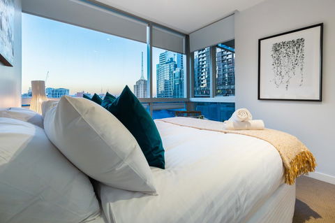 Auguste, Melbourne CBD Private Accommodation With Parking - Tourism Canberra 6