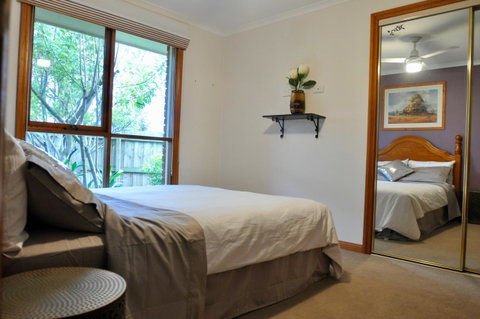 Crimea Retreat - Tourism Canberra 30