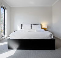 Point Cook Home with a Lovely View in Salt Water - Tourism Canberra