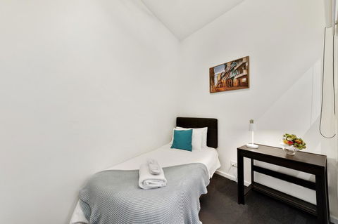Signature Waterfront Apartments - Tourism Canberra 1