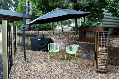 Tangenong Cottages - Tourism Canberra 11