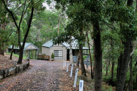 Tangenong Cottages - Tourism Canberra 16