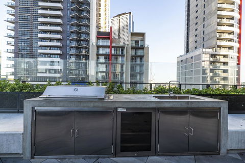 Ocean View/South-bank Premium Location 2 Bedroom Apartments - Tourism Canberra 40