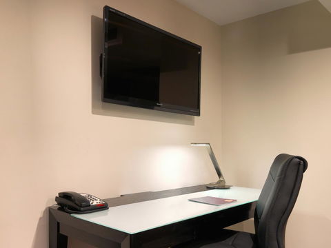 Hotel Grand Chancellor Melbourne - Tourism Canberra 21