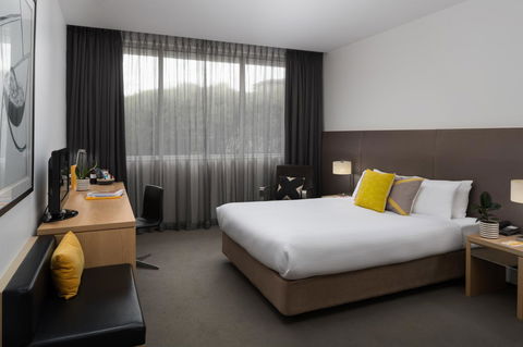 Atura Dandenong - Tourism Canberra 1