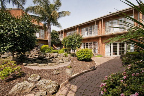 Quality Hotel Melbourne Airport - Tourism Canberra 14