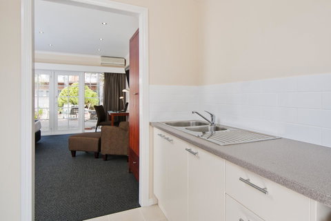 Quality Hotel Melbourne Airport - Tourism Canberra 16