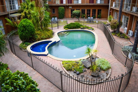 Quality Hotel Melbourne Airport - Tourism Canberra 8