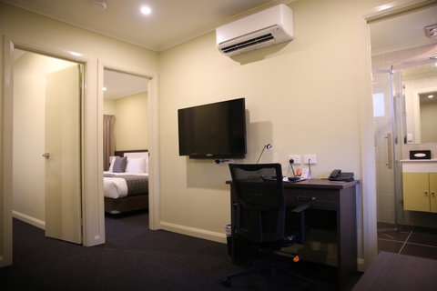 Quality Hotel Melbourne Airport - Tourism Canberra 36