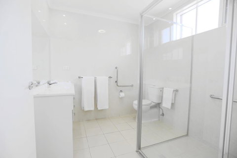 Quality Hotel Melbourne Airport - Tourism Canberra 30