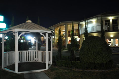 Quality Hotel Melbourne Airport - Tourism Canberra 12