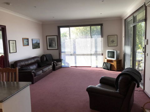 Eagle Bay Views - Tourism Canberra 10