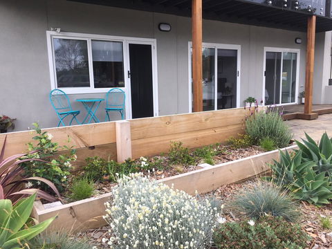 The Wheelhouse - 2BR Waterfront Apt In Town - Tourism Canberra 19