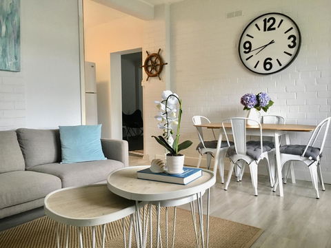 The Wheelhouse - 2BR Waterfront Apt In Town - Tourism Canberra 0
