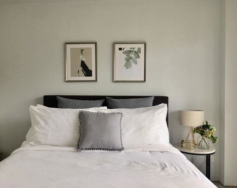 The Wheelhouse - 2BR Waterfront Apt In Town - Tourism Canberra 8