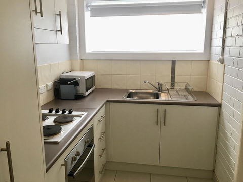 The Wheelhouse - 2BR Waterfront Apt In Town - Tourism Canberra 11