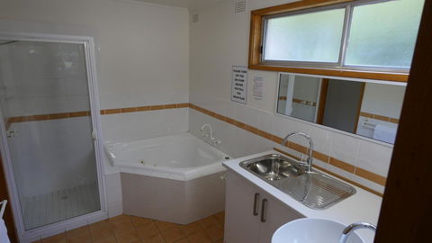 Adina Lodge Holiday Apartments - Tourism Canberra 26