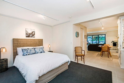 The Waterfront Apartment - Tourism Canberra 5