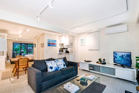 The Waterfront Apartment - Tourism Canberra 7