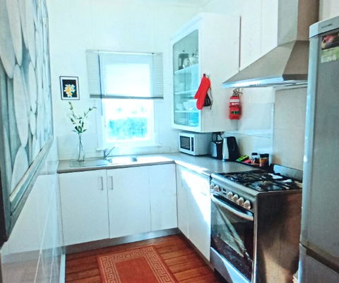 The Boathouse A 3 Bedroom House - Tourism Canberra 2