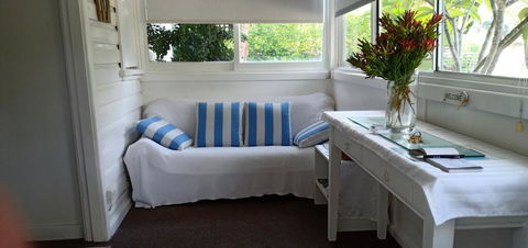 The Boathouse A 3 Bedroom House - Tourism Canberra 3