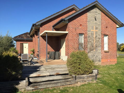 The Church Retreat - Tourism Canberra 0