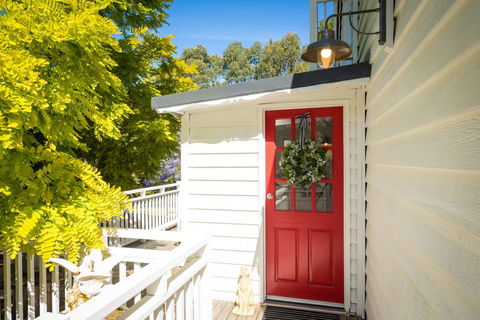 The Cottage - Tourism Canberra 1