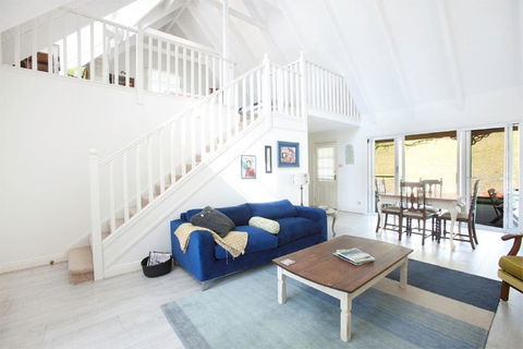 The Doll's House - Charming 2 Bedroom Cottage Just A Short Walk From The Village - Tourism Canberra 3
