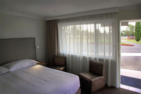 The Duck Inn Apartments - Tourism Canberra 1