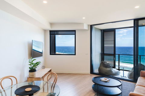 The Edge - Luxurious Waterfront Apartment - Tourism Canberra 0