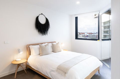The Edge - Luxurious Waterfront Apartment - Tourism Canberra 3