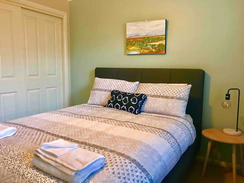 The Entertainer - Downtown Orange, Sleeps 11 - Tourism Canberra 2