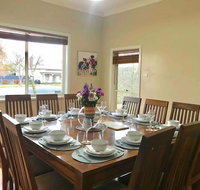 The Entertainer - Downtown Orange Sleeps 11 - Tourism Canberra