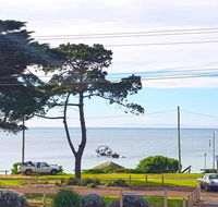 The Esplanade Holiday Home - Tourism Canberra