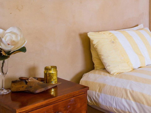 The Farmhouse - Grape Vines And Rolling Green Hills - Tourism Canberra 3