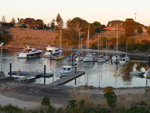 The Hideaway - Tourism Canberra 0