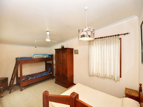 The Lakes Cottage - Tourism Canberra 3