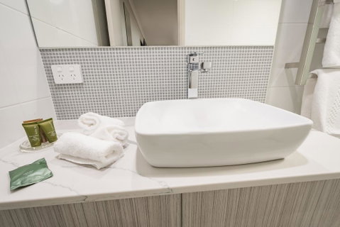The Lighthouse Hotel - Tourism Canberra 1