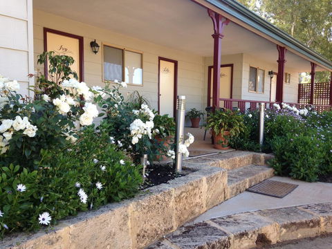 The Nosh & Nod - Avon Terrace - Tourism Canberra 0