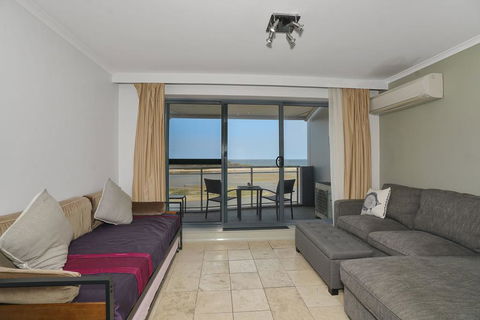 The Oaks Waterfront Resort, Unit 509 - Tourism Canberra 2
