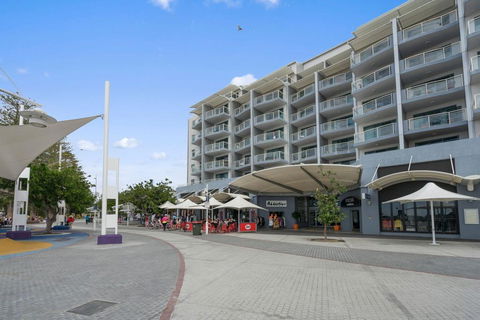 The Oaks Waterfront Resort, Unit 509 - Tourism Canberra 0